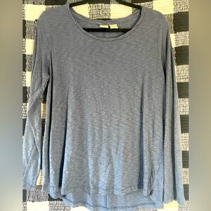 Lucy & Laurel large light blue long sleeve tee